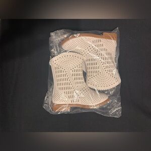 Toddler girl Cream cowgirl boots